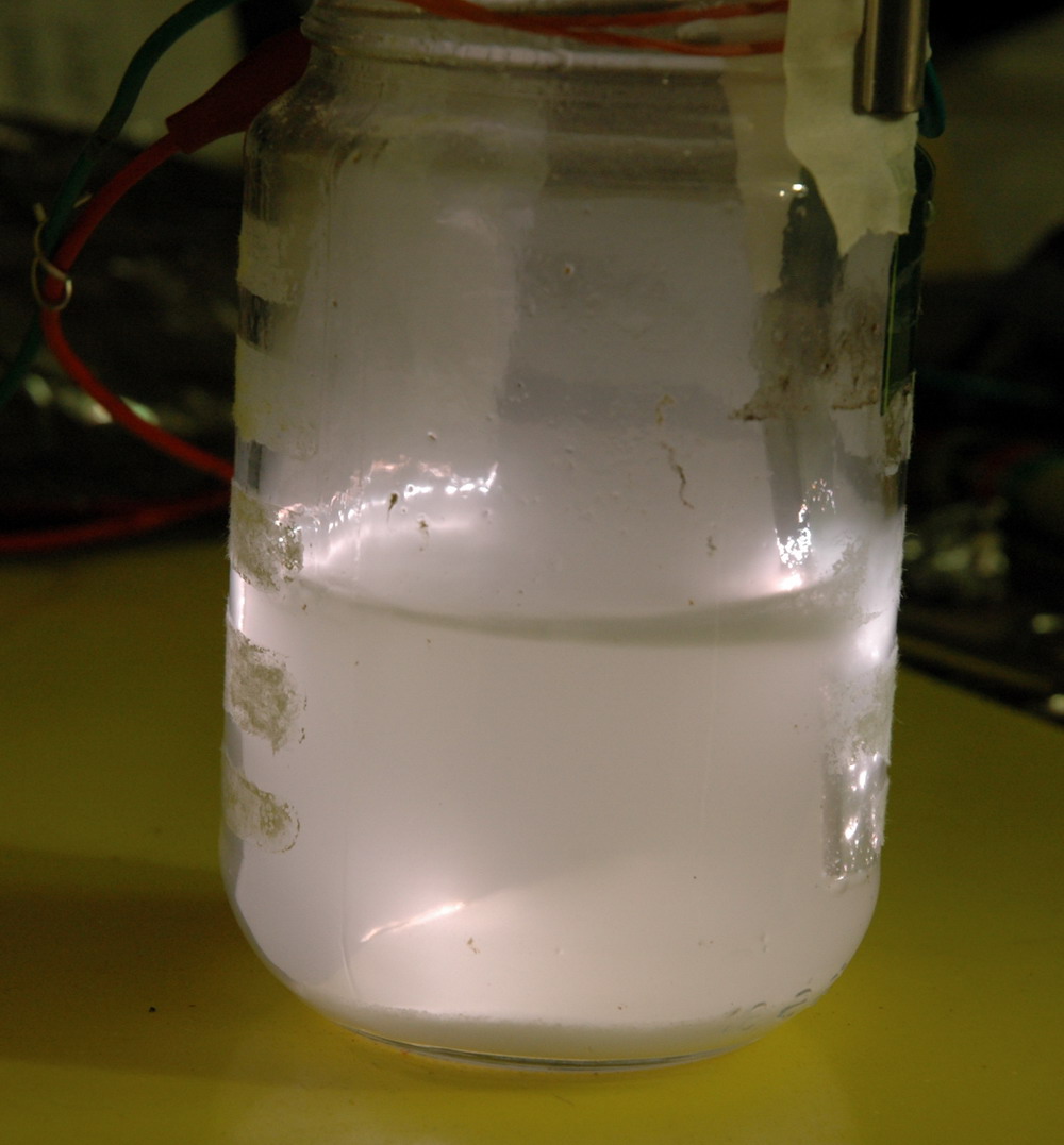 Sparklling electrolytic capacitor