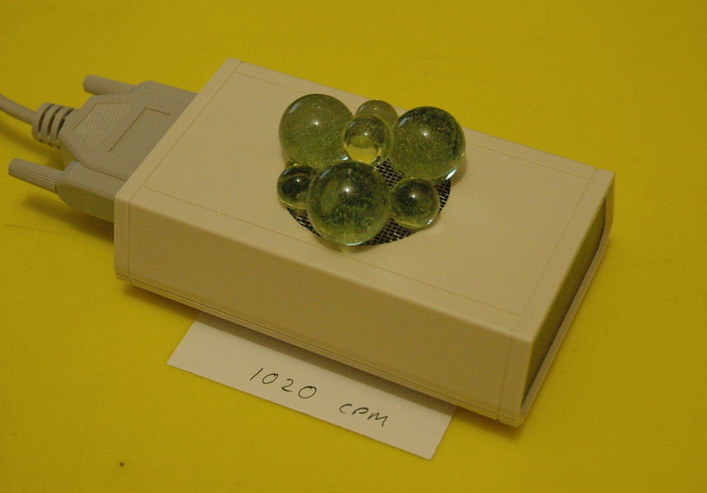 Uranium marbles Gamma radiation 1020 CPM