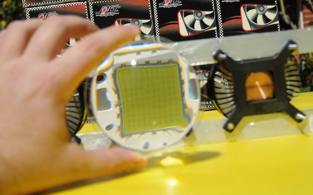 LEDBIKE Parcels Three Fans Front 1 Lens