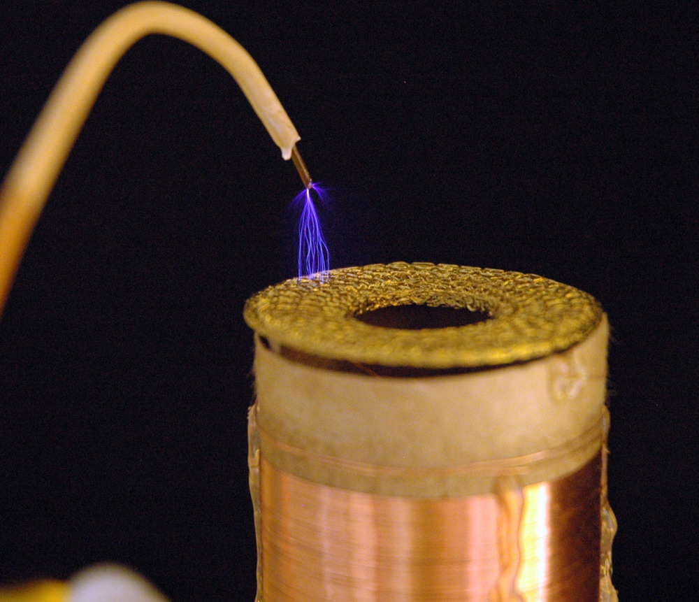 Tesla coil made only from parts from a single microwave oven