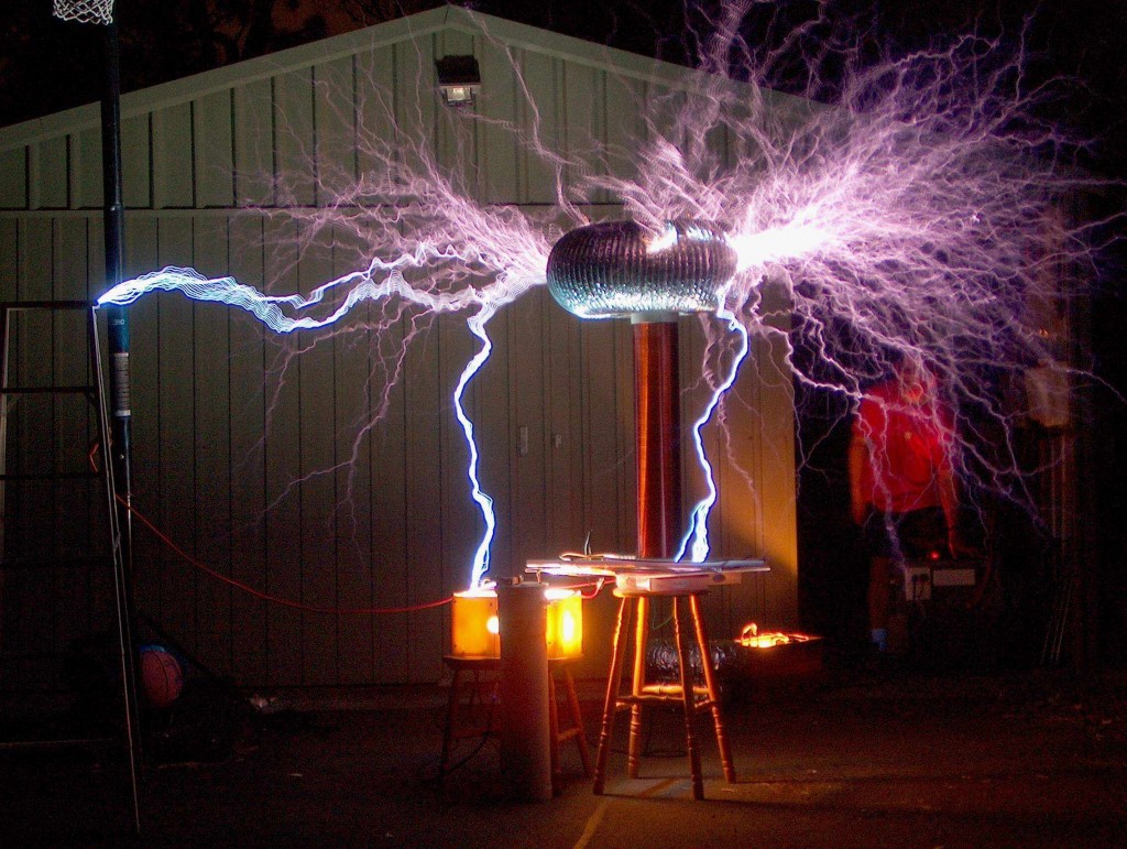 Tesla coil -6 inch with 5 foot sparks