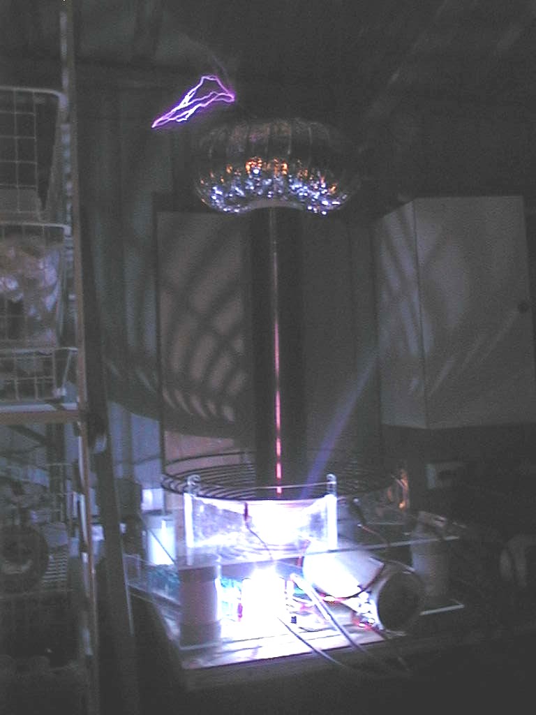 Tesla Coil 4-Inch Ver 1 with 6 inch sparks
