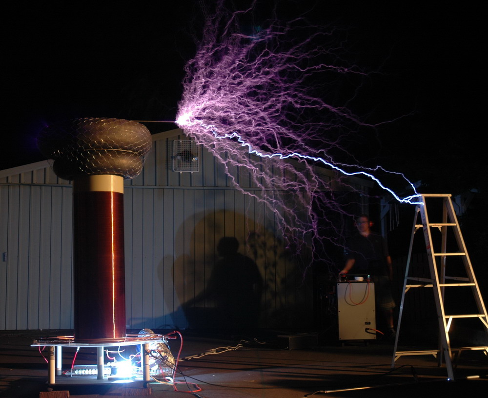 Large Tesla coil with a single spark and many streamers from a breakout rod Breakout point